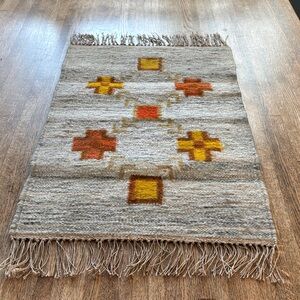 Kilim MCM Geometric Patterned Small Rug/ woven table top mat with Fringe
